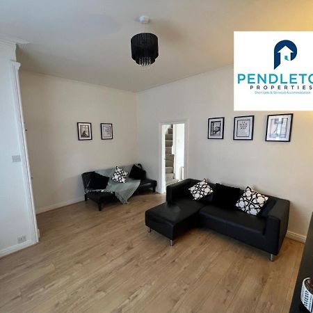 프레스턴 Modern 3 Bed House With Free Parking And Wi-Fi 빌라 외부 사진