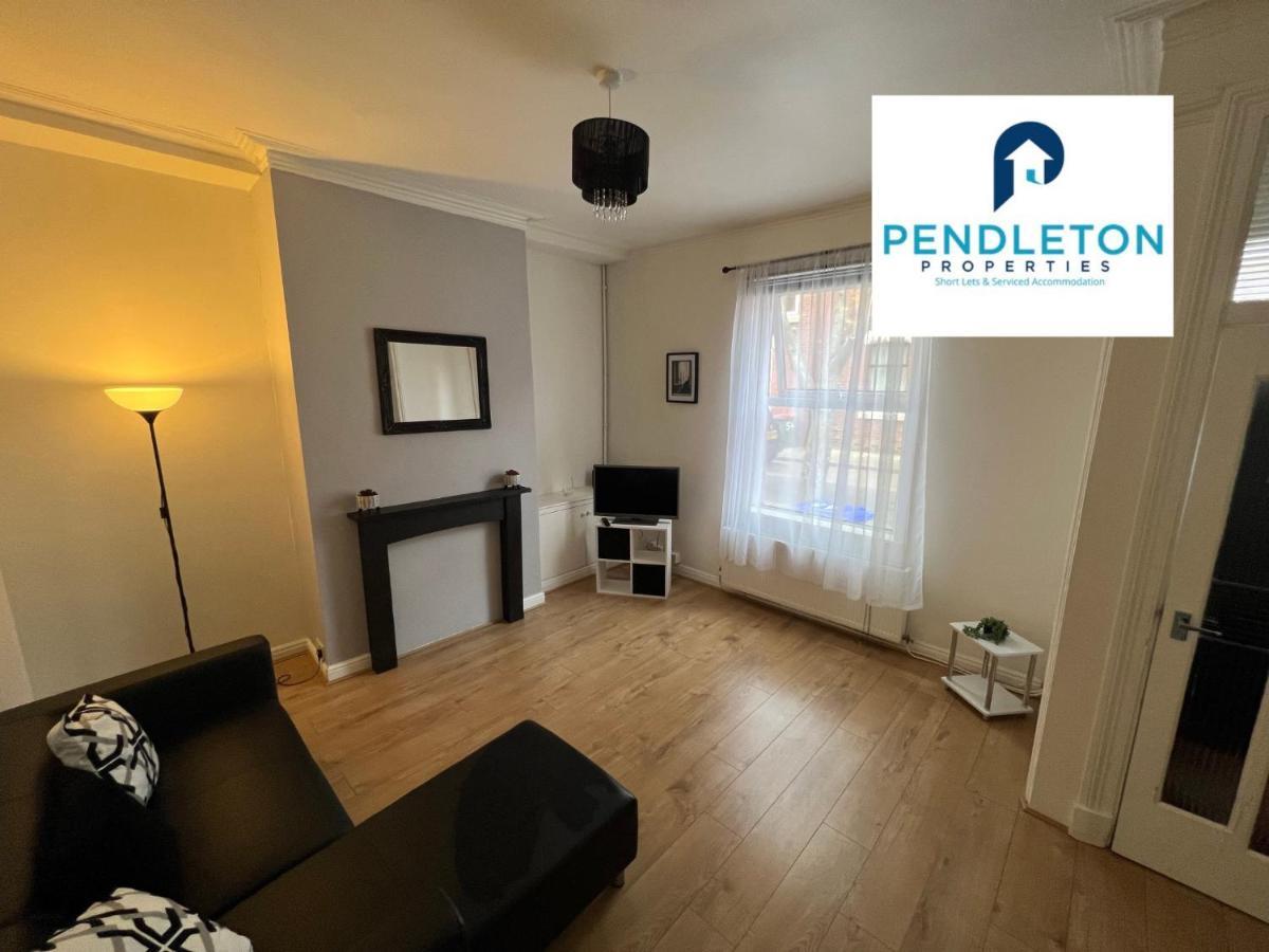 프레스턴 Modern 3 Bed House With Free Parking And Wi-Fi 빌라 외부 사진