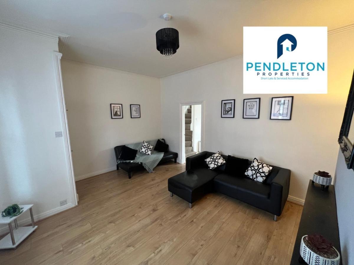 프레스턴 Modern 3 Bed House With Free Parking And Wi-Fi 빌라 외부 사진